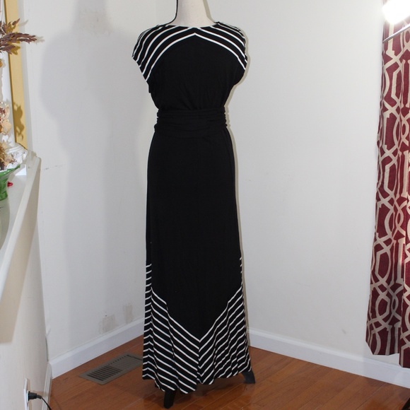 Liz Lange, maxi dress with detachable belt. NWT - Picture 4 of 10